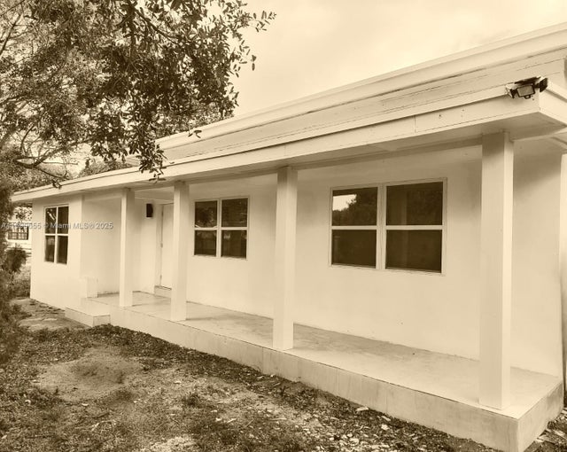 1 of 20 - 400 Ne 161st St, Miami, FL