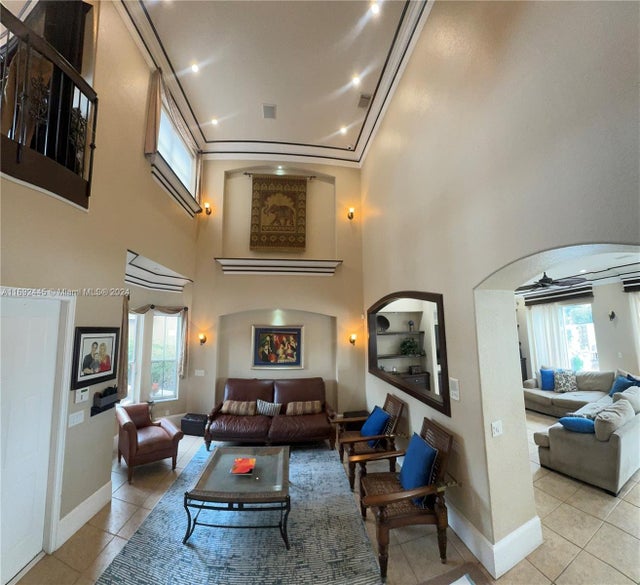5 of 18 - 5363 Sw 38th Ave, Hollywood, FL