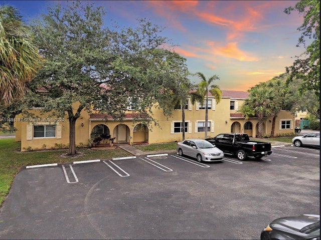 1 of 29 - 10710 La Placida Dr 6-6, Coral Springs, FL