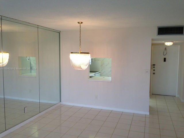 4 of 9 - 6070 Nw 64th Ave 307, Tamarac, FL