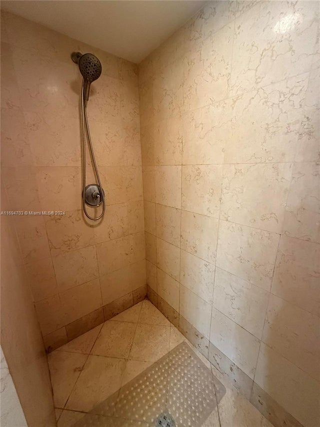 4 of 27 - 20000 E Country Club Dr 803, Aventura, FL