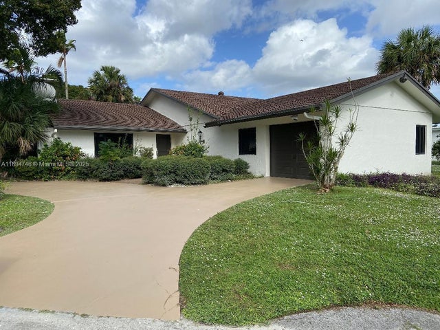 6205 Jacaranda Cir, Tamarac