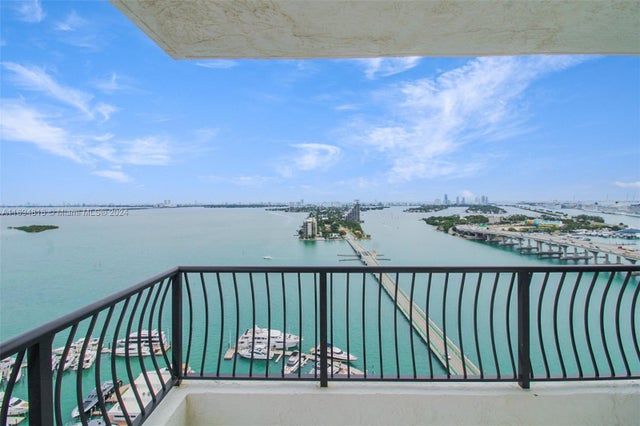 5 of 24 - 555 Ne 15th St 31c, Miami, FL