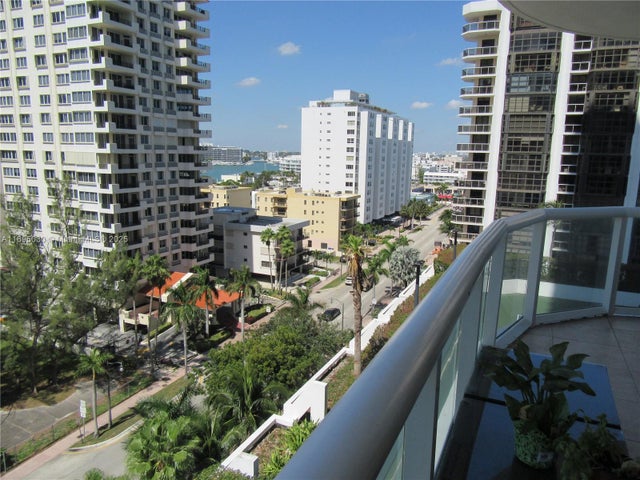 4 of 49 - 6365 Collins Ave 1008, Miami Beach, FL
