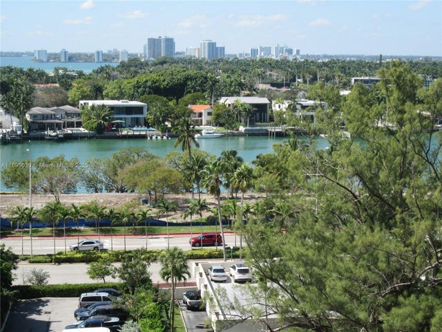 5 of 49 - 6365 Collins Ave 1008, Miami Beach, FL