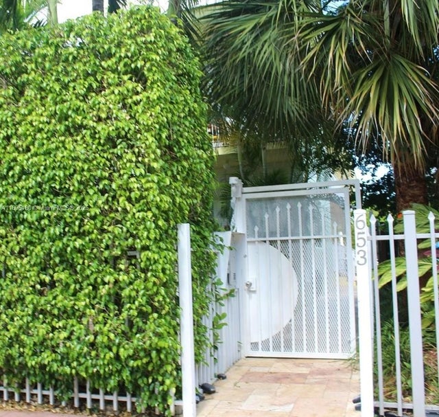 2 of 7 - 653 Michigan Ave 4, Miami Beach, FL