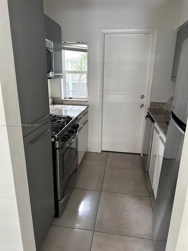 3 of 7 - 653 Michigan Ave 4, Miami Beach, FL