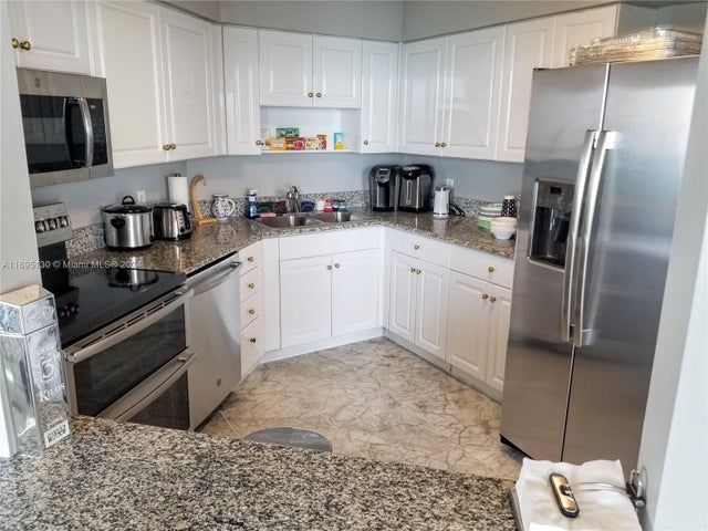 2 of 23 - 5161 Collins Ave 1714, Miami Beach, FL