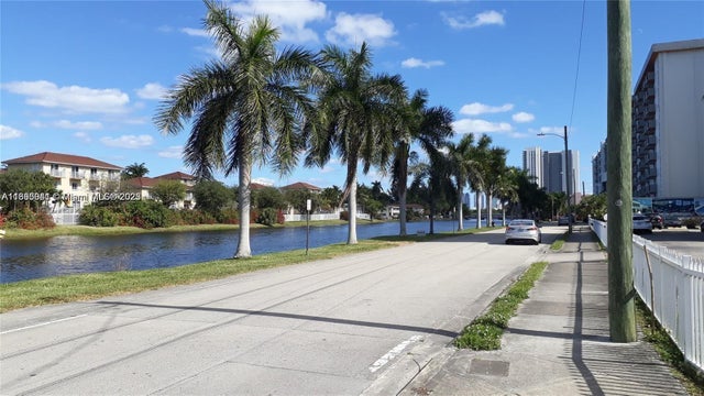 1 of 20 - 2025 Ne 164th St 215, North Miami Beach, FL
