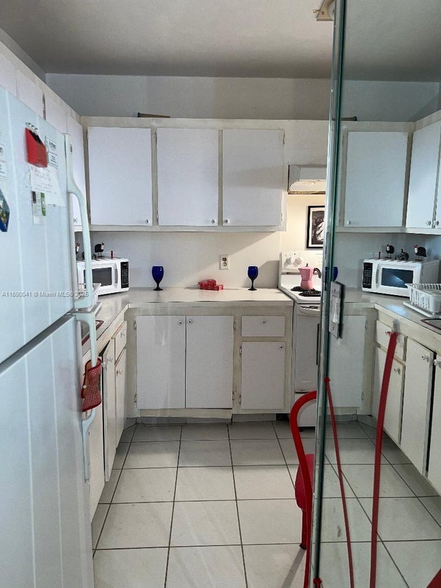 3 of 20 - 2025 Ne 164th St 215, North Miami Beach, FL