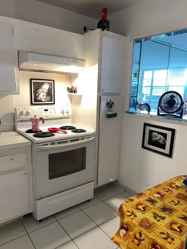 4 of 20 - 2025 Ne 164th St 215, North Miami Beach, FL