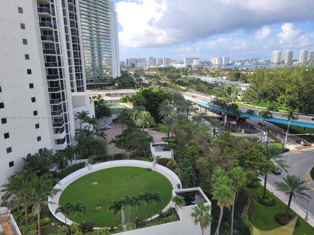 4 of 10 - 19201 Collins Ave 1044, Sunny Isles Beach, FL