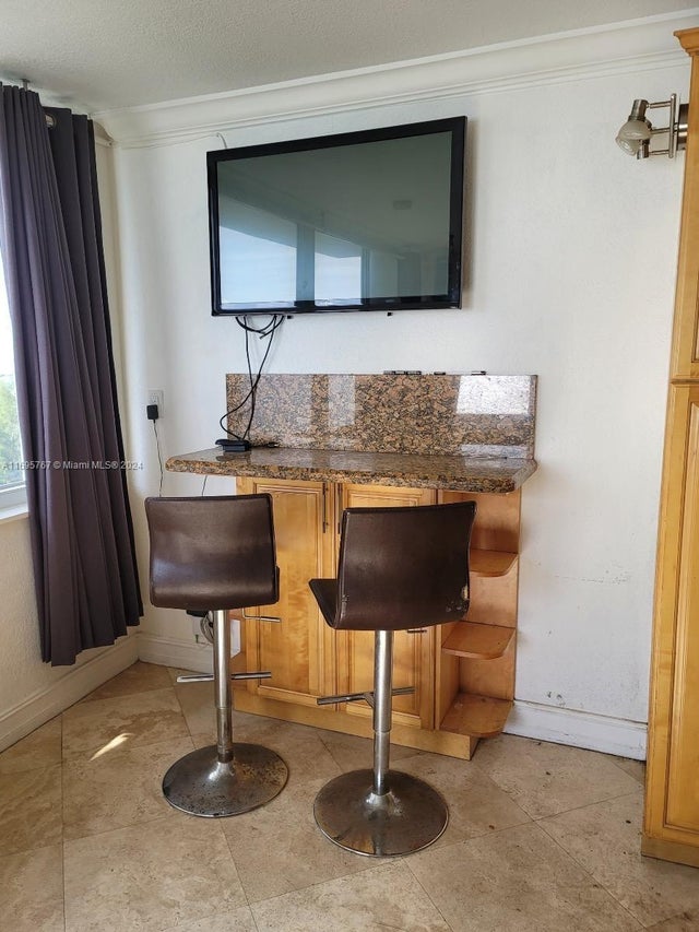 5 of 10 - 19201 Collins Ave 1044, Sunny Isles Beach, FL