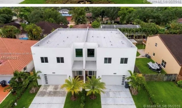 2 of 35 - 3710 Atlanta St, Hollywood, FL
