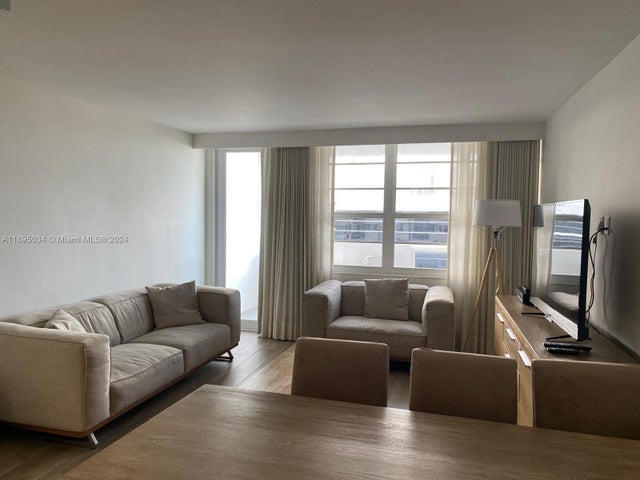 1 of 19 - 100 Lincoln Rd 1429, Miami Beach, FL