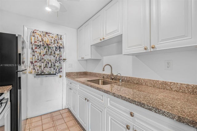 2 of 16 - 17000 Ne 14th Ave 301, North Miami Beach, FL