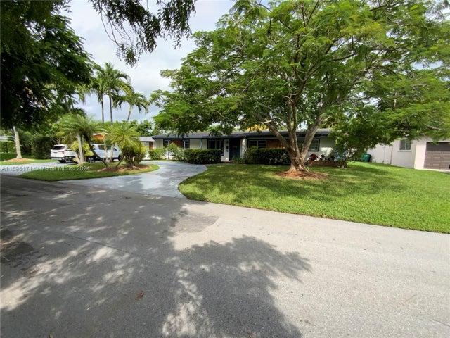 1 of 62 - 9221 Sw 165th St, Palmetto Bay, FL