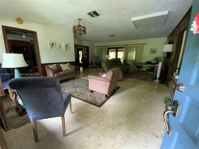 5 of 62 - 9221 Sw 165th St, Palmetto Bay, FL