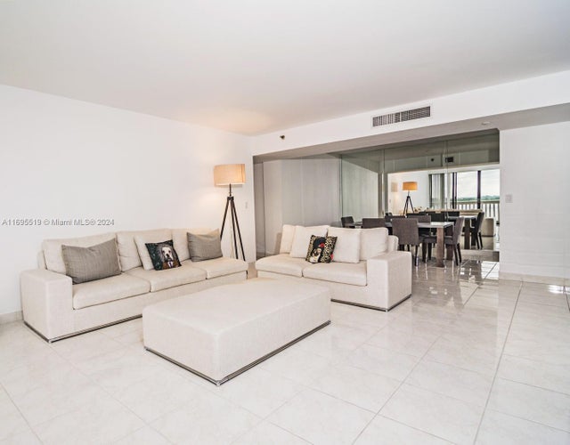 3 of 27 - 1000 Island Blvd 802, Aventura, FL