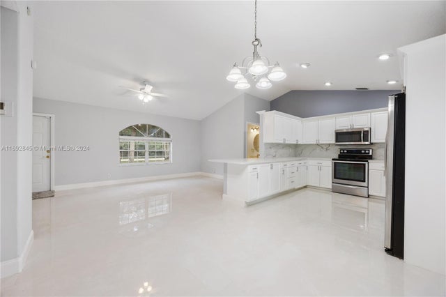 4 of 19 - 16193 N 78th Rd N, Loxahatchee, FL