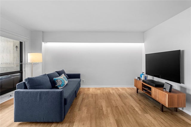 5 of 38 - 4900 N Ocean Blvd 809, Lauderdale By The Sea, FL