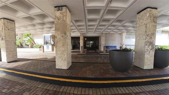 1 of 17 - 1965 S Ocean Dr 7e, Hallandale Beach, FL