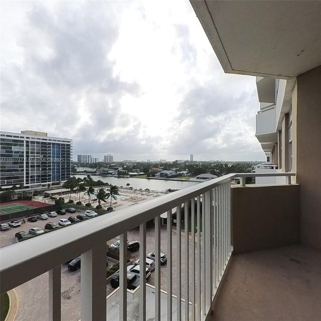 5 of 17 - 1965 S Ocean Dr 7e, Hallandale Beach, FL