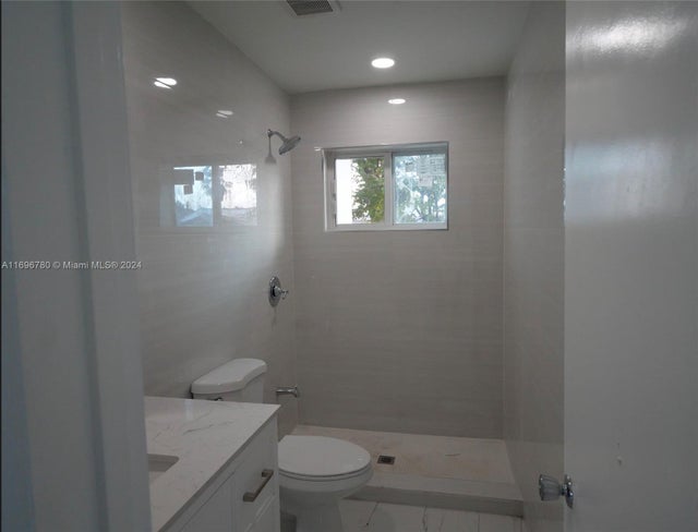 3 of 12 - 11460 Sw 196th Ter, Miami, FL