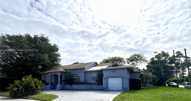 2 of 7 - 424 90th St, Surfside, FL