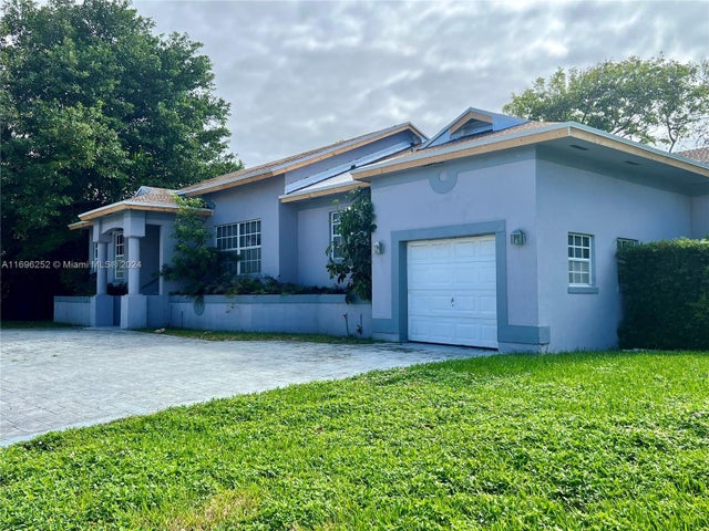 5 of 7 - 424 90th St, Surfside, FL