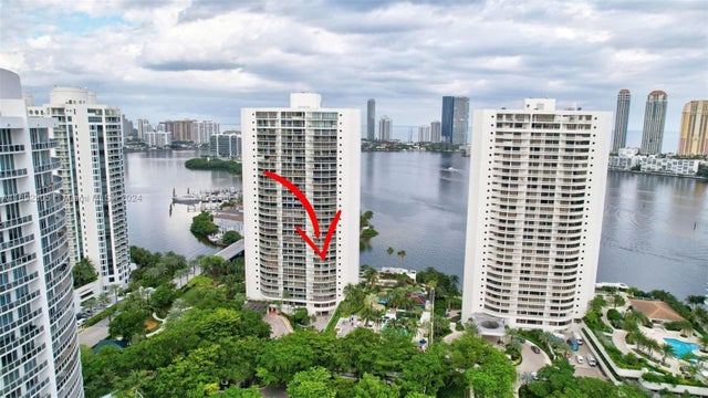 5 of 33 - 4000 Island Blvd 1002, Aventura, FL