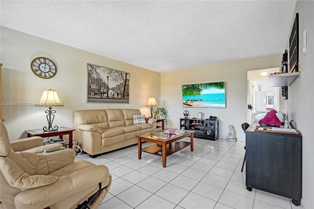 3 of 32 - 1015 Sw 11th Ave 11k, Hallandale Beach, FL