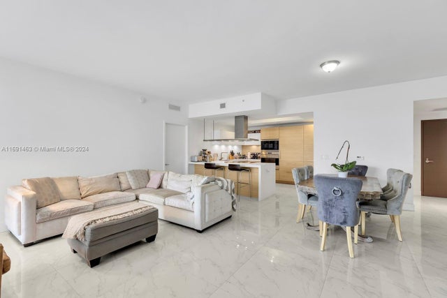 4 of 41 - 17301 Biscayne Blvd 1404, North Miami, FL