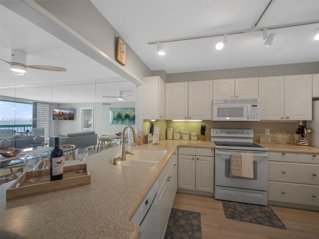4 of 32 - 9940 S Ocean Dr 508, Jensen Beach, FL