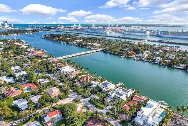 2 of 19 - 306 S Hibiscus Dr, Miami Beach, FL