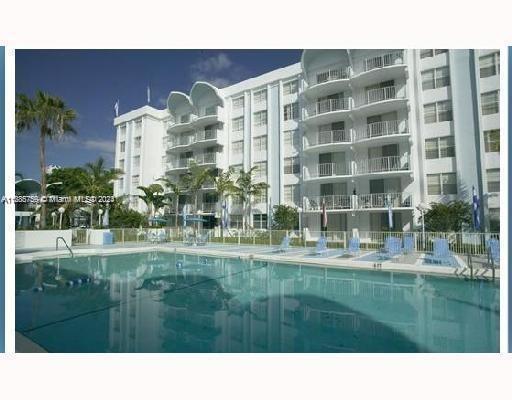 1 of 10 - 498 Nw 165th St Rd D-607, Miami, FL