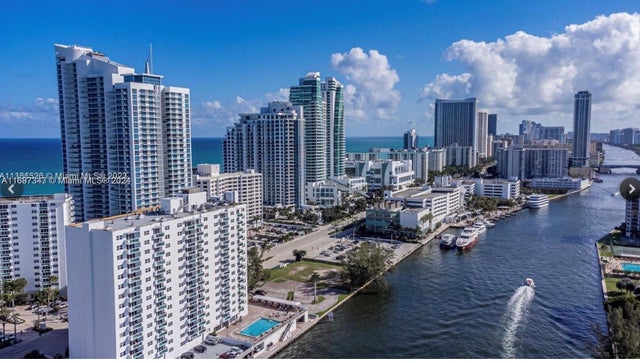 2 of 20 - 3000 S Ocean Dr 1012, Hollywood, FL