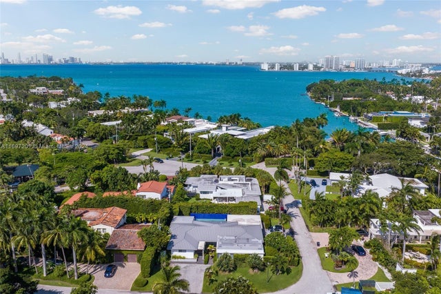2 of 33 - 6420 Pinetree Drive Cir, Miami Beach, FL