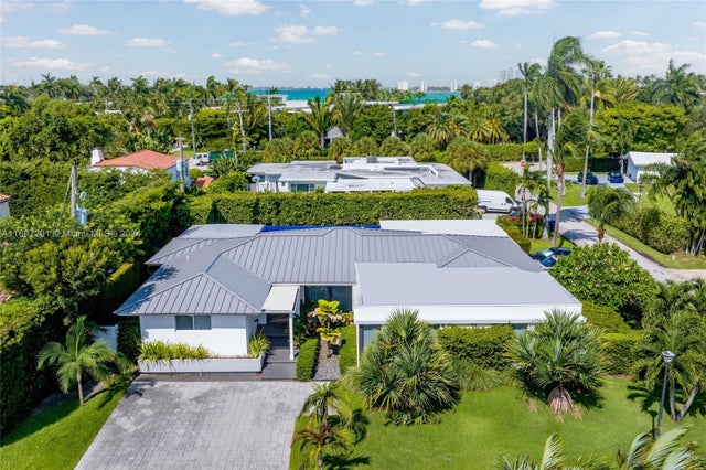 3 of 33 - 6420 Pinetree Drive Cir, Miami Beach, FL