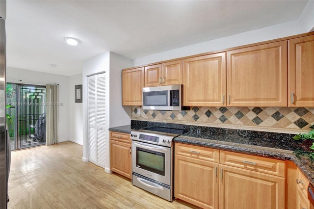 3 of 43 - 93 Ne 17th Ct 93, Fort Lauderdale, FL