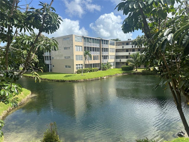 3 of 15 - 1660 Ne 191st St 211-1, Miami, FL
