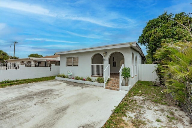 1 of 45 - 521 E 41st St, Hialeah, FL