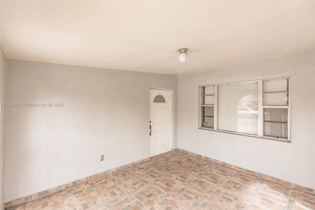 5 of 45 - 521 E 41st St, Hialeah, FL