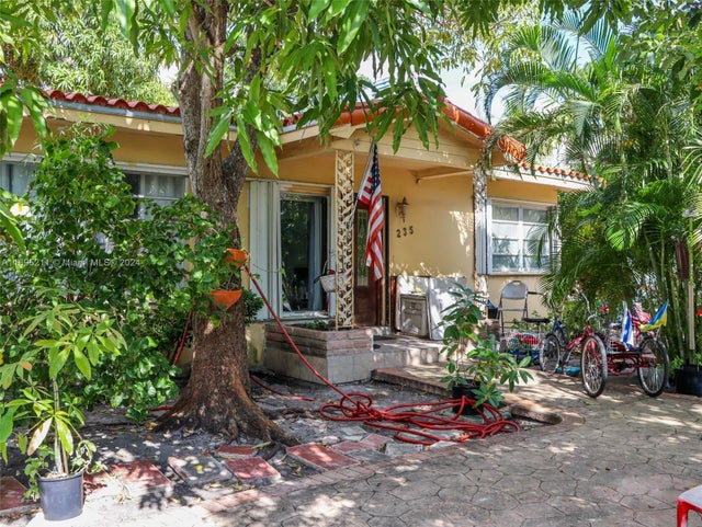 3 of 8 - 235 191st Ter, Sunny Isles Beach, FL