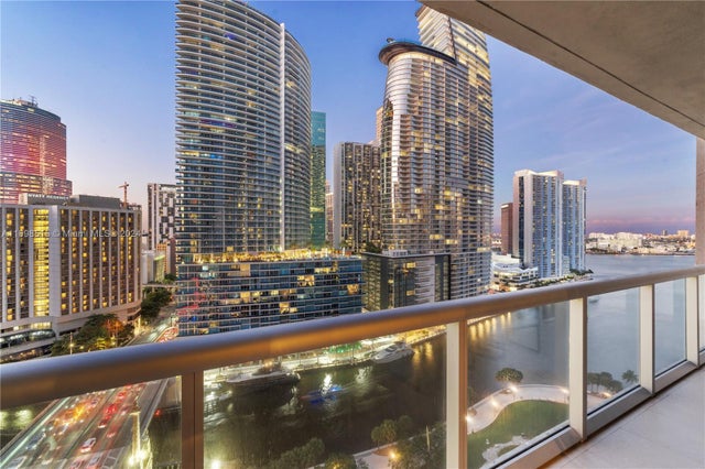 1 of 15 - 485 Brickell Ave 2003, Miami, FL