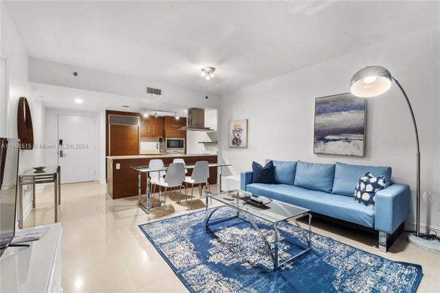 3 of 15 - 485 Brickell Ave 2003, Miami, FL