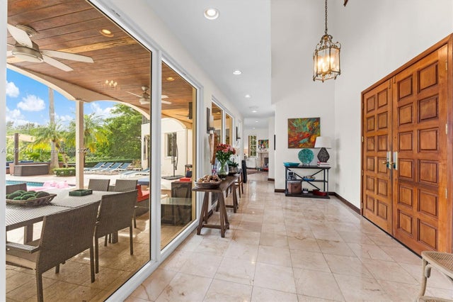 4 of 30 - 184 Paloma Dr, Coral Gables, FL