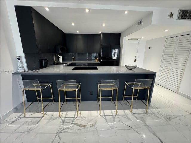 3 of 16 - 3800 S Ocean Dr 1115, Hollywood, FL