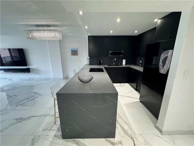 4 of 16 - 3800 S Ocean Dr 1115, Hollywood, FL