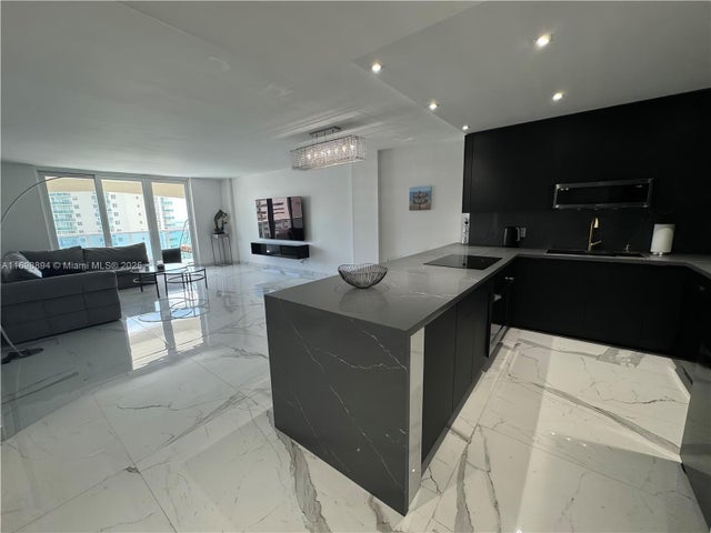 5 of 16 - 3800 S Ocean Dr 1115, Hollywood, FL